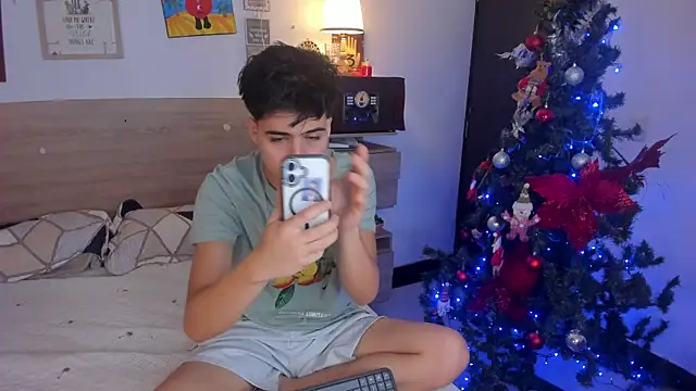 justinbiler online show from December 19, 12:45 pm