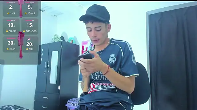 Alexander and Xiao online show from January 14, 5:24 am