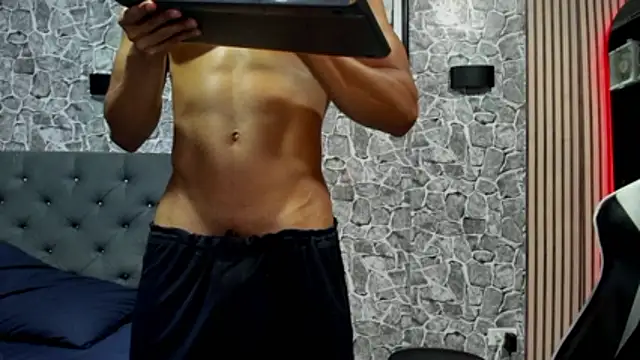 Snapshot of chriss_jones1 chatting on February 3, 8:19 am chriss jones1 online show from February 3, 8:19 am