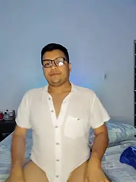 Snapshot of Elian16_ chatting on April 6, 4:10 am Elian16 online show from April 6, 4:10 am