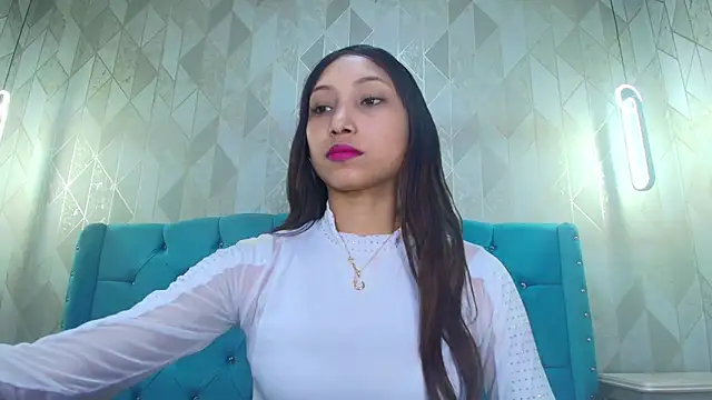 Snapshot of MadelineDoll chatting on June 13, 2:37 pm MadelineDoll online show from June 13, 2:37 pm