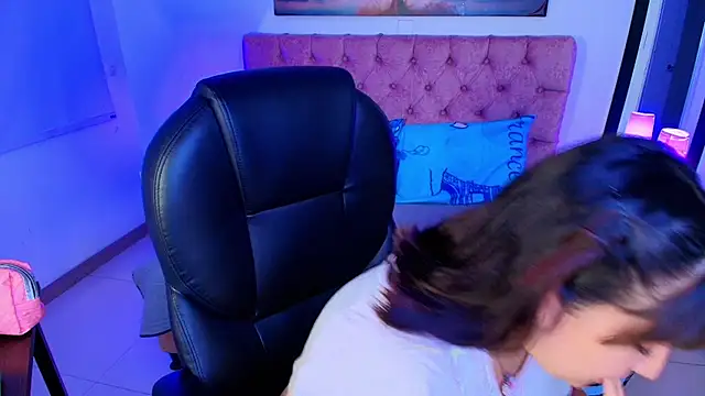 Emma monserrat online show from November 21, 8:29 pm