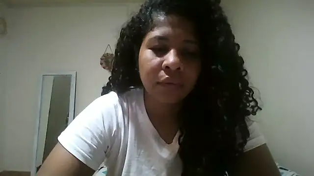Snapshot of Ivon-09 chatting on May 5, 1:08 pm Ivon-09 online show from May 5, 1:08 pm
