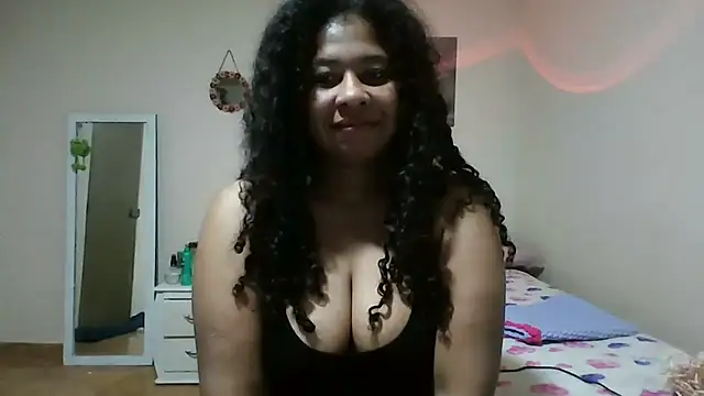 Snapshot of Ivon-09 chatting on May 14, 12:01 pm Ivon-09 online show from May 14, 12:01 pm