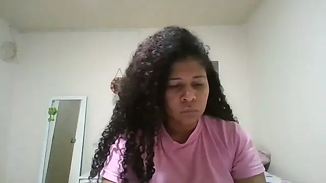 Snapshot of Ivon-09 chatting on May 15, 12:12 pm Ivon-09 online show from May 15, 12:12 pm