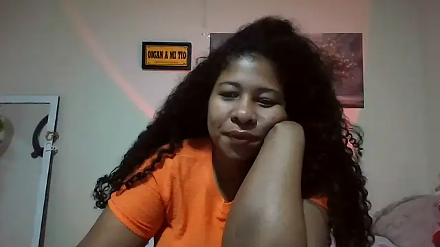 Snapshot of Ivon-09 chatting on May 23, 11:58 am Ivon-09 online show from May 23, 11:58 am