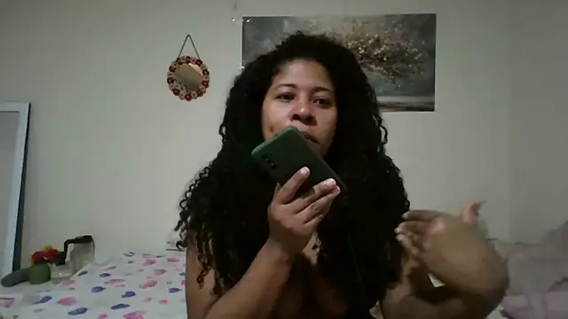 Snapshot of Ivon-09 chatting on May 28, 12:13 pm Ivon-09 online show from May 28, 12:13 pm
