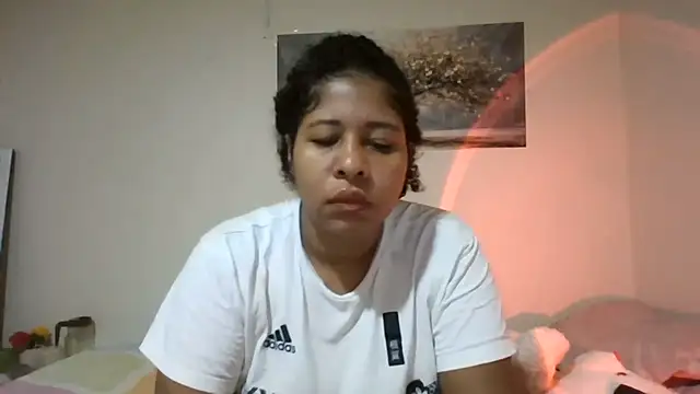 Snapshot of Ivon-09 chatting on May 30, 12:24 pm Ivon-09 online show from May 30, 12:24 pm