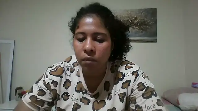 Snapshot of Ivon-09 chatting on June 3, 10:59 pm Ivon-09 online show from June 3, 10:59 pm