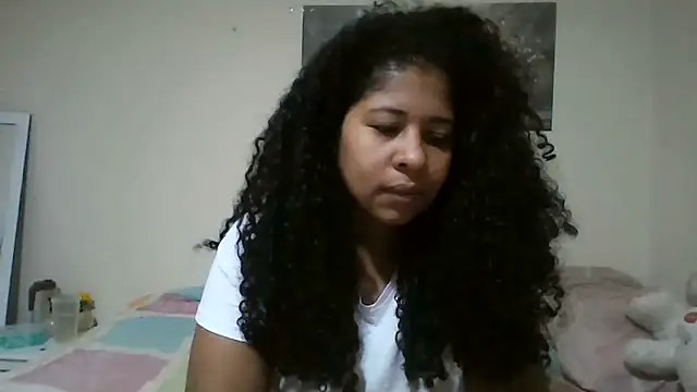 Snapshot of Ivon-09 chatting on June 9, 12:06 pm Ivon-09 online show from June 9, 12:06 pm