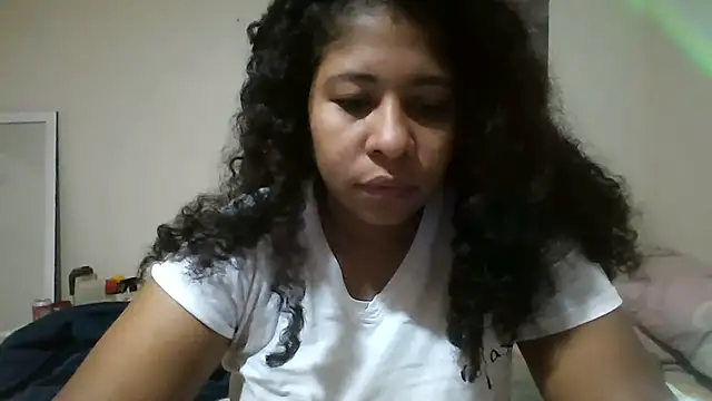 Snapshot of Ivon-09 chatting on June 10, 12:37 pm Ivon-09 online show from June 10, 12:37 pm