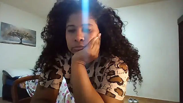 Snapshot of Ivon-09 chatting on June 24, 12:42 am Ivon-09 online show from June 24, 12:42 am