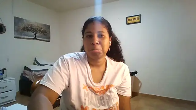 Snapshot of Ivon-09 chatting on June 25, 3:06 am Ivon-09 online show from June 25, 3:06 am