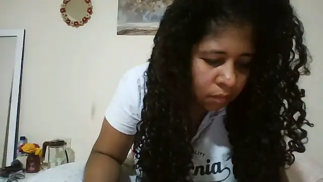 Snapshot of Ivon-09 chatting on June 28, 2:50 am Ivon-09 online show from June 28, 2:50 am