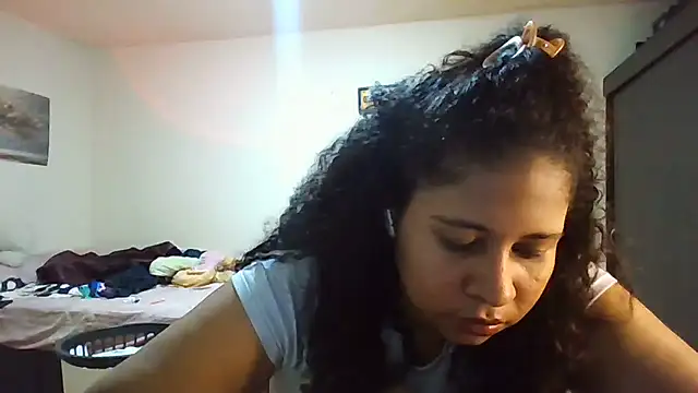Snapshot of Ivon-09 chatting on July 4, 11:33 pm Ivon-09 online show from July 4, 11:33 pm