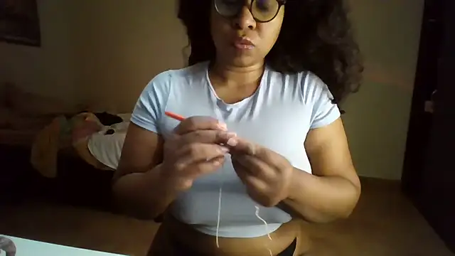 Snapshot of Ivon-09 chatting on July 8, 12:31 pm Ivon-09 online show from July 8, 12:31 pm