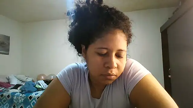 Snapshot of Ivon-09 chatting on July 25, 11:52 am Ivon-09 online show from July 25, 11:52 am