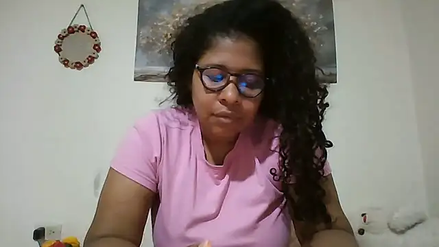 Snapshot of Ivon-09 chatting on August 2, 11:14 pm Ivon-09 online show from August 2, 11:14 pm