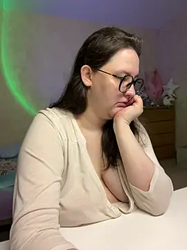 hungry1bunny online show from March 4, 4:30 pm