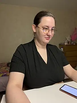 Snapshot of hungry1bunny chatting on May 5, 4:37 pm hungry1bunny online show from May 5, 4:37 pm