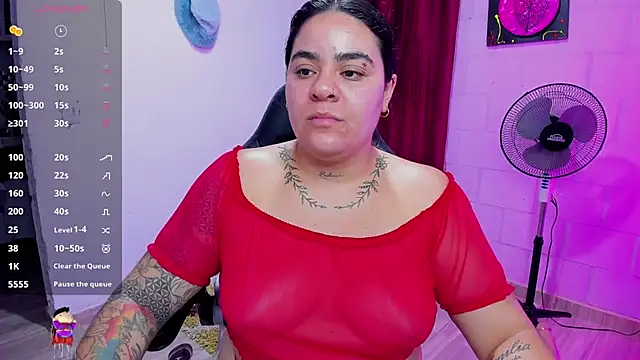 Snapshot of Sharon_hils chatting on December 21, 11:02 pm Sharon hils online show from December 21, 11:02 pm