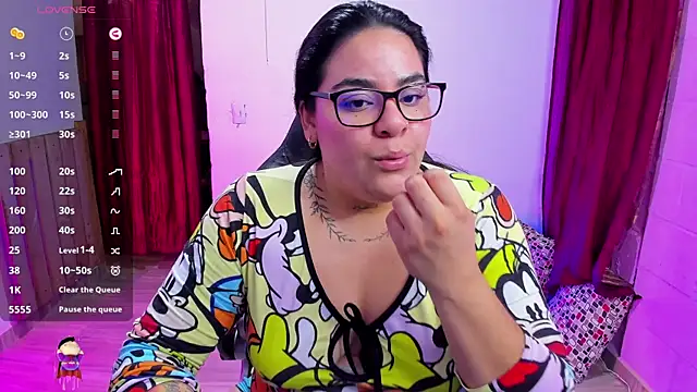 Snapshot of Sharon_hils chatting on December 26, 4:04 pm Sharon hils online show from December 26, 4:04 pm