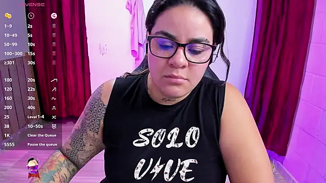 Snapshot of Sharon_hils chatting on January 9, 8:55 pm Sharon hils online show from January 9, 8:55 pm