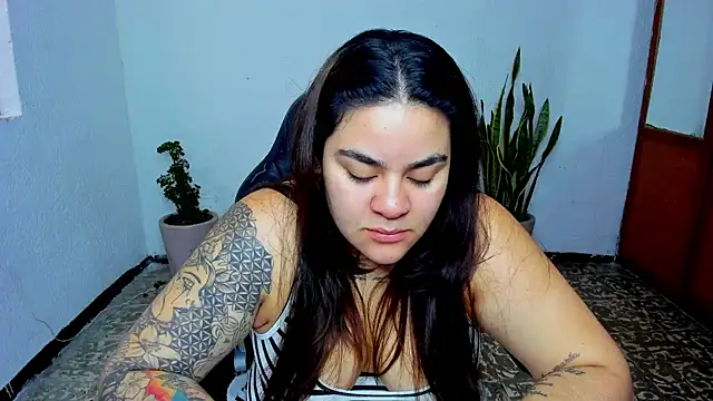 Snapshot of Sharon_hils chatting on July 27, 2:57 pm Sharon hils online show from July 27, 2:57 pm