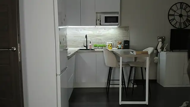 nilliluv online show from February 5, 4:11 pm