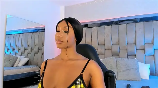 ChaynnaCooper online show from February 13, 12:00 pm