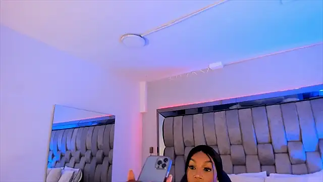 ChaynnaCooper online show from February 20, 3:19 pm