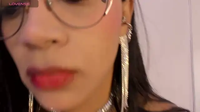 SamanthaFerrer   online show from February 8, 7:59 pm