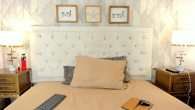 SamanthaFerrer   online show from December 20, 12:12 pm