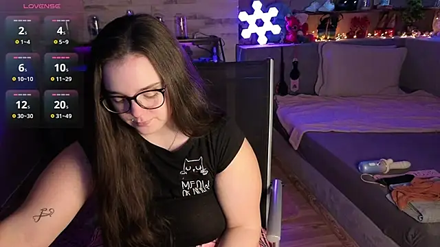 Kimberly-Caprice online show from February 5, 7:02 am