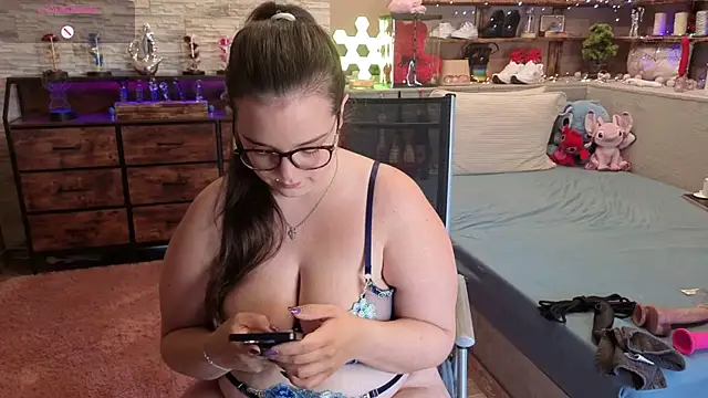 Kimberly-Caprice online show from May 31, 8:10 am
