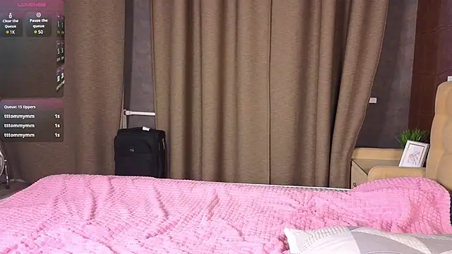 Snapshot of Milana15 chatting on December 17, 1:05 pm Milana15 online show from December 17, 1:05 pm