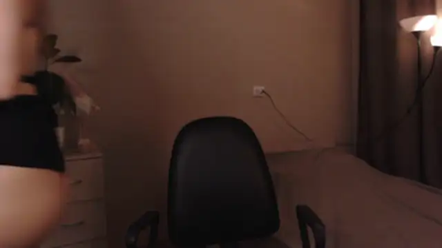 Snapshot of SarahSweetie chatting on November 18, 4:11 pm SarahSweetie online show from November 18, 4:11 pm