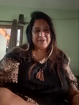 Snapshot of Hot_Queen77 chatting on February 8, 10:18 am Hot Queen77 online show from February 8, 10:18 am