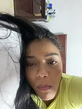 evely coelloo online show from January 6, 1:31 am