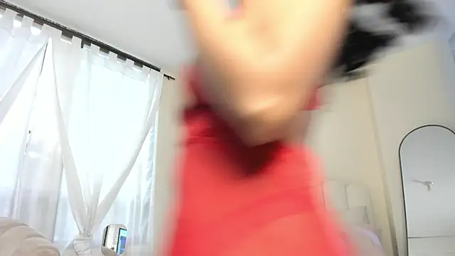 evely coelloo online show from October 24, 7:32 pm