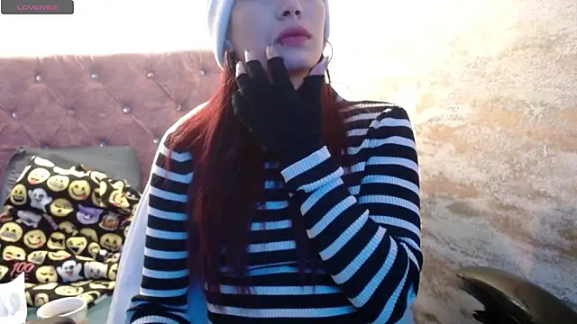 Snapshot of _yuyi chatting on March 6, 11:28 am yuyi online show from March 6, 11:28 am