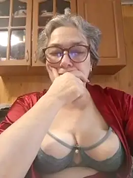 IrinaSweet54 online show from November 17, 8:31 am