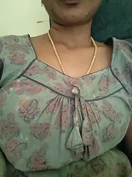 Snapshot of Ambika01 chatting on August 5, 7:22 am Ambika01 online show from August 5, 7:22 am