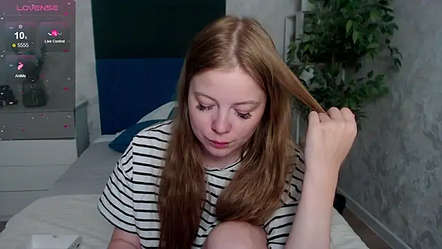 JennyyHot online show from April 30, 7:47 am