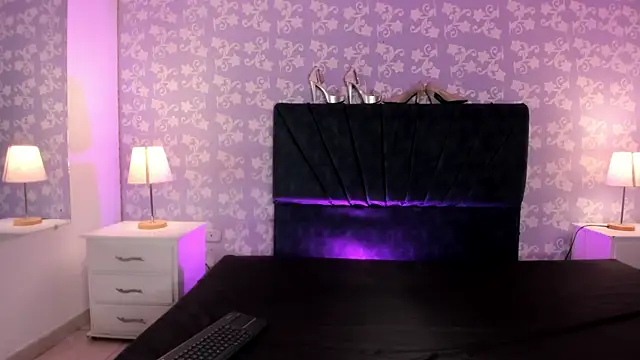 BritneySweet  online show from April 25, 3:31 am