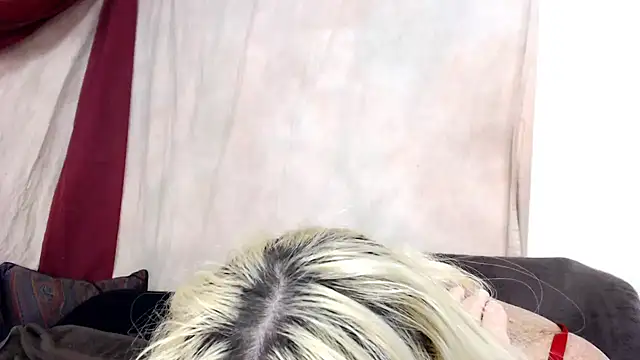 Snapshot of Jean_Saint_Sin chatting on November 3, 6:36 am Jean Saint Sin online show from November 3, 6:36 am