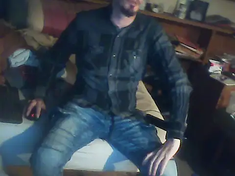 HOTMENVERYHOT online show from April 26, 4:15 pm