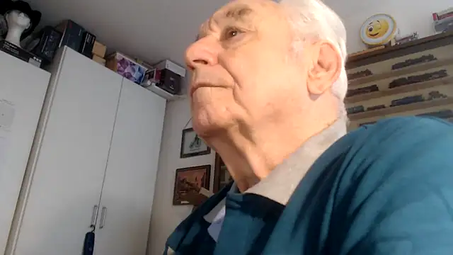 Snapshot of utilisasinus chatting on October 27, 11:47 am utilisasinus online show from October 27, 11:47 am