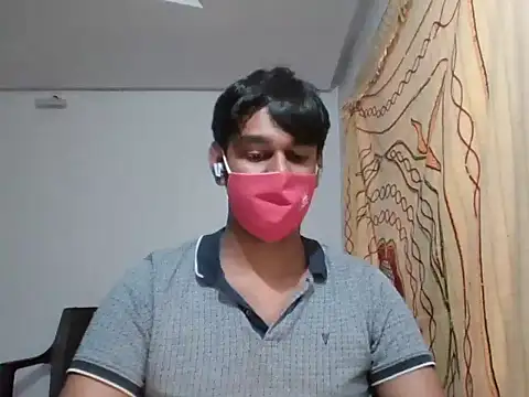 Snapshot of brownguy1234 chatting on January 17, 9:17 am brownguy1234 online show from January 17, 9:17 am