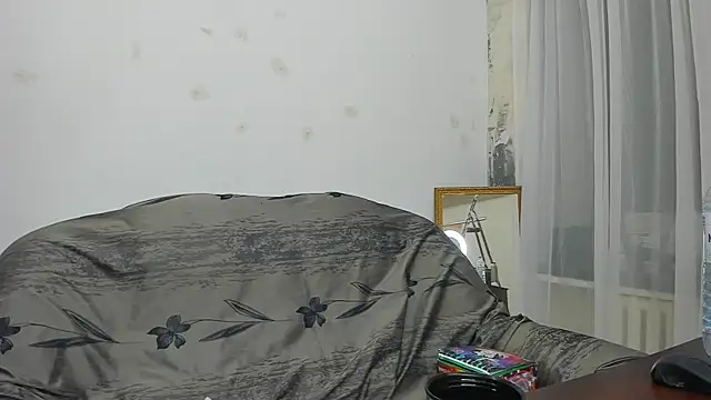 Snapshot of YourSuperModel chatting on December 19, 1:18 pm YourSuperModel online show from December 19, 1:18 pm